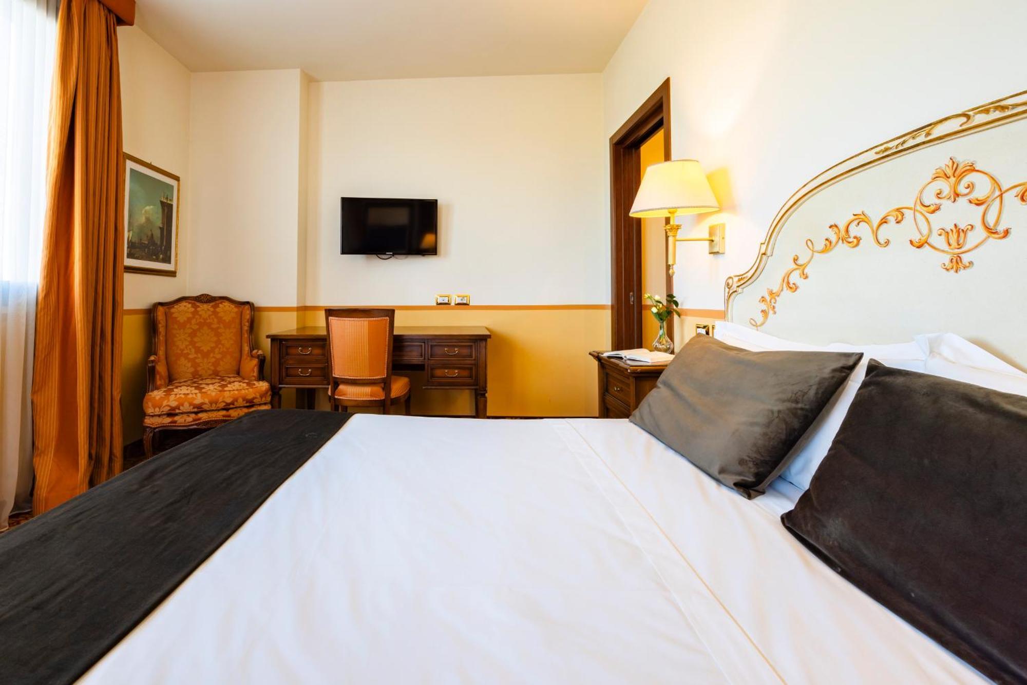 Hotel Il Gentiluomo Arezzo Luaran gambar